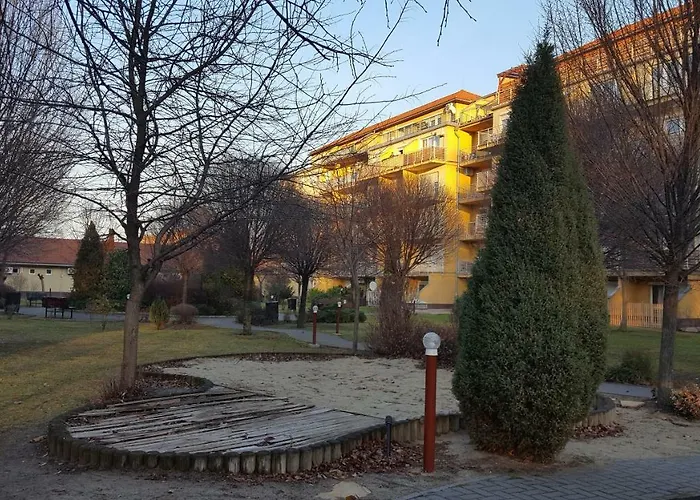 Liget Apartment, Terrace, Free Parking, Ac 아파트 *