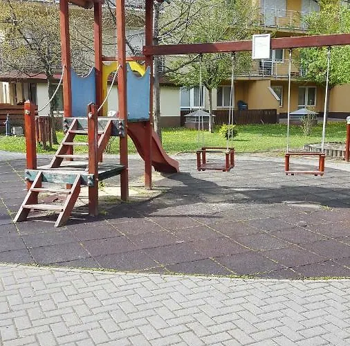 아파트 Liget Apartment, Terrace, Free Parking, Ac *