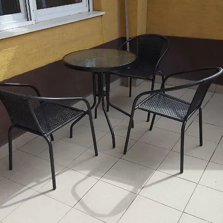 Liget Apartment, Terrace, Free Parking, Ac شقة *